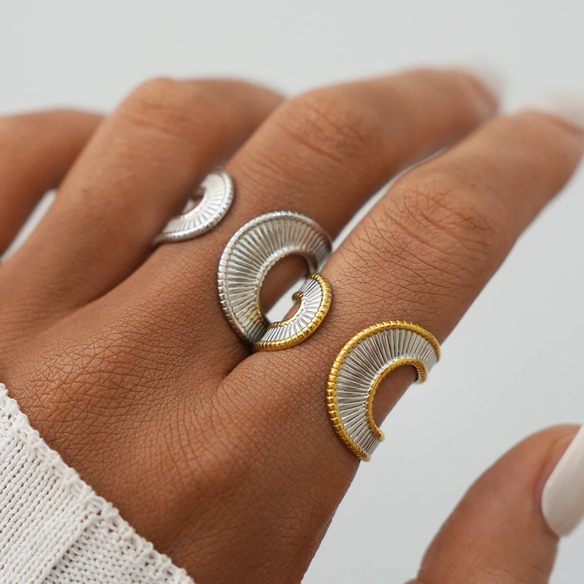 Aurelia Sculpted Arc Ring